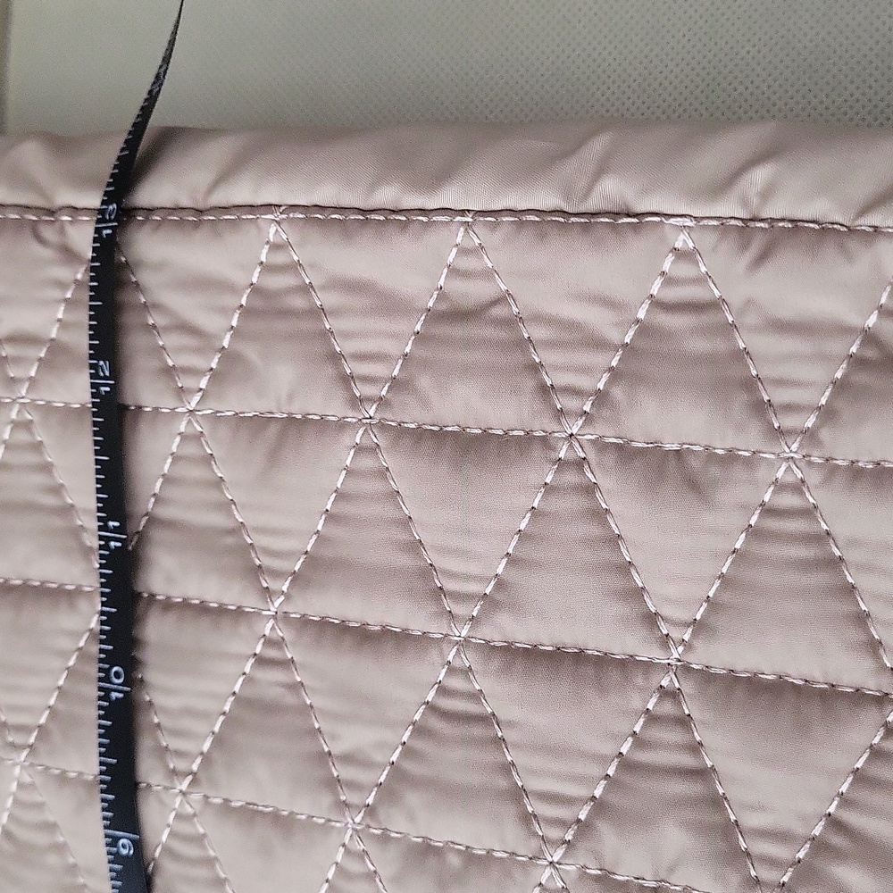Fit & Fresh Quilted Tan Tote Bag with Insulated interior - Picture 12 of 12